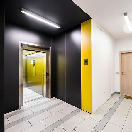 ורשה Wola Luxury Wooden Apartment מראה חיצוני תמונה