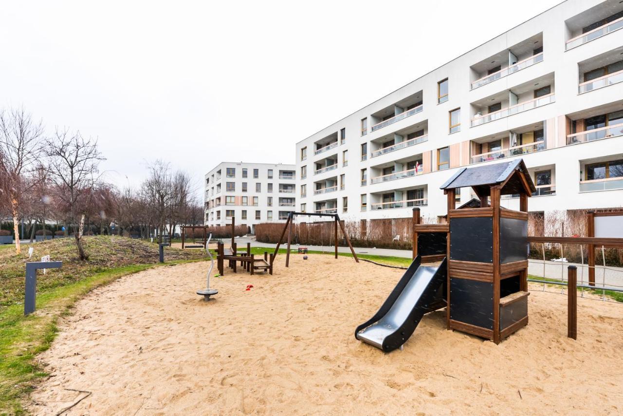 ורשה Wola Luxury Wooden Apartment מראה חיצוני תמונה