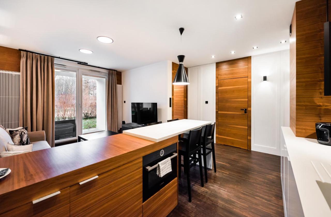 ורשה Wola Luxury Wooden Apartment מראה חיצוני תמונה